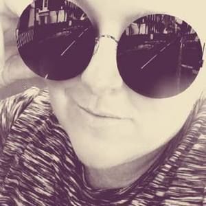 Meet your Posher, Elaine